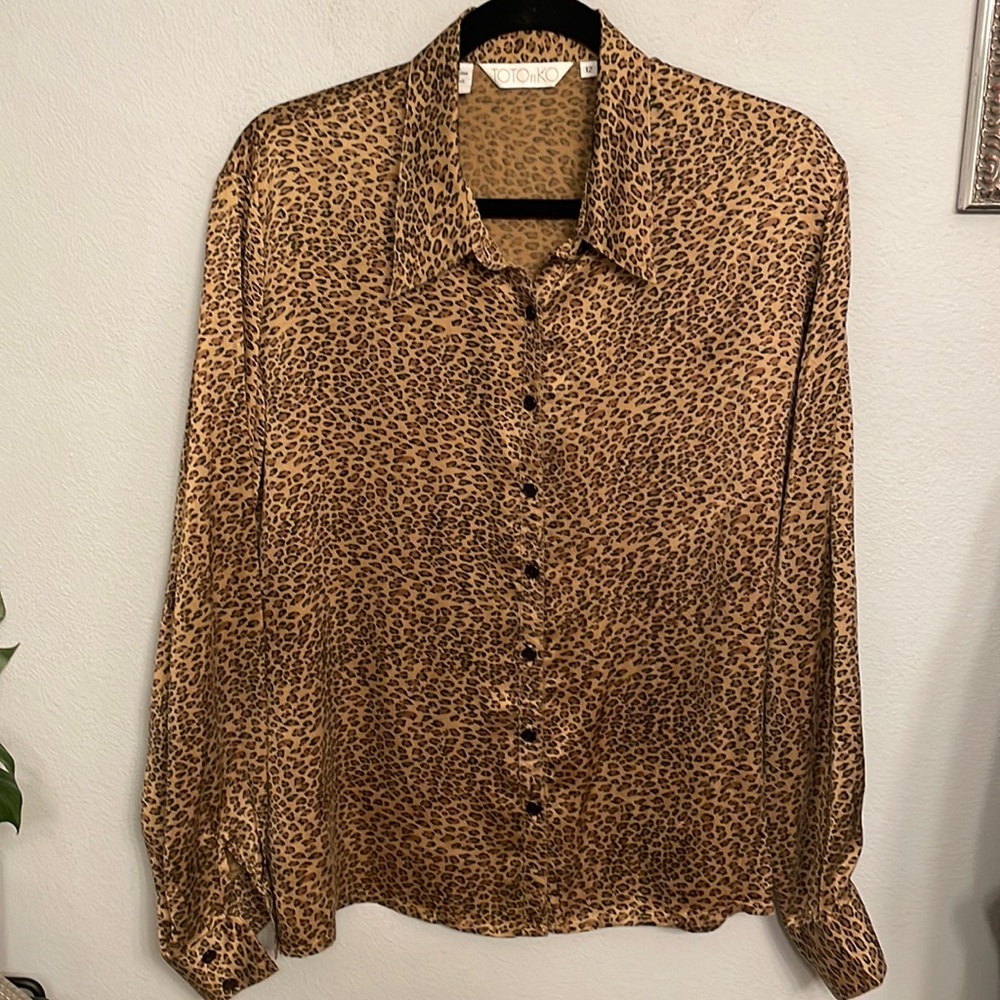 100% silk Leopard Print Blouse size 12